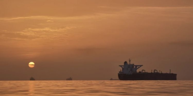 EE.UU. incauta buque con bandera iraní