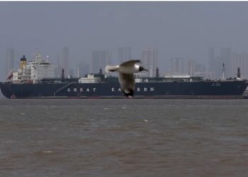 Trump amenaza a Irán con destruir "todo" si no reabren el estrecho de Ormuz