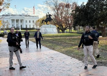 Hubo tiroteo cerca de la Casa Blanca; el autor fué acribillado