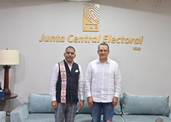 Presidente de la JCE recibe visita del embajador de la India en República Dominicana