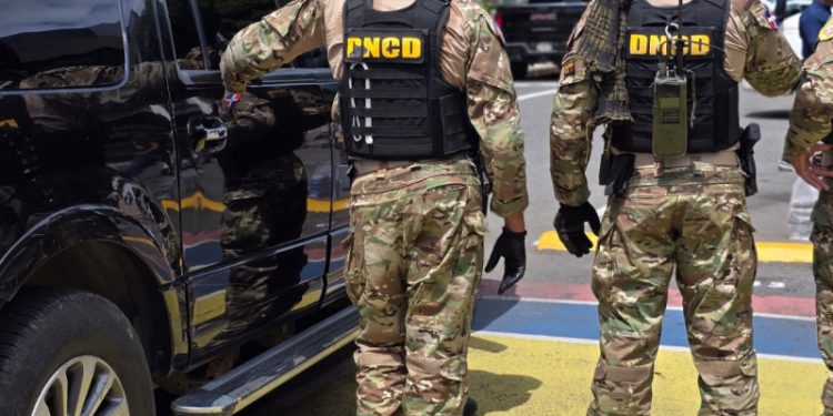 RD entrega otro dominicano a EEUU; lo acusan de robo y porte ilegal de armas