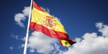 Dominicanos entre los que más adquirieron nacionalidad española en 2025