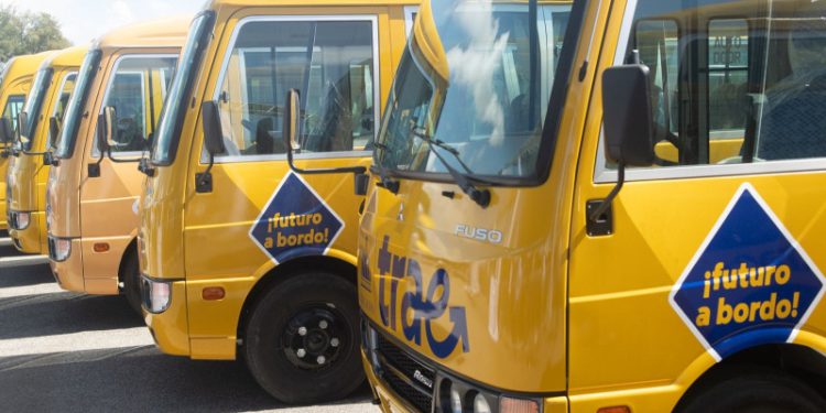 Roban batería de tres autobuses del TRAE en Constanza