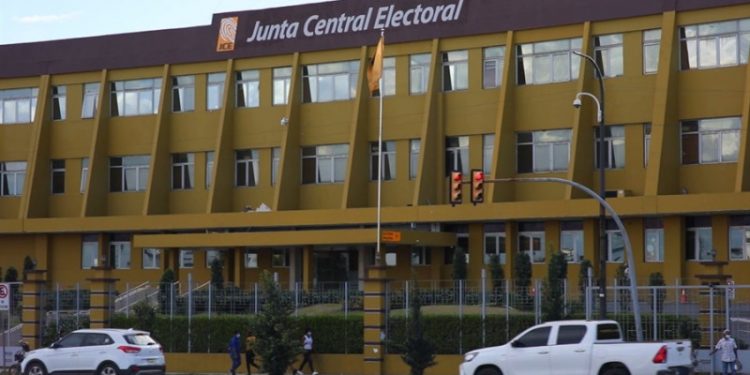 JCE afirma que reducción presupuestaria afectaría planificación de partidos