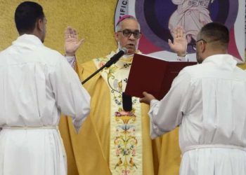 Arzobispo de Santiago lamenta feminicidios y considera legítimo llamado a paro por los jueces
