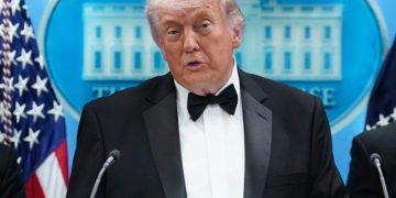 Trump advierte que estadidad de Puerto Rico sería "un desastre" si demócratas gobernaran