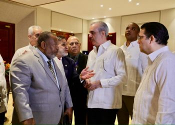Abinader y comerciantes pactan para encarar efectos de la crisis global del petróleo