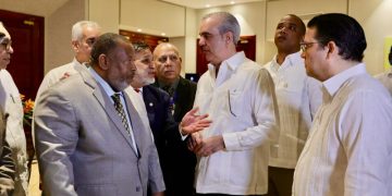 Abinader y comerciantes pactan para encarar efectos de la crisis global del petróleo