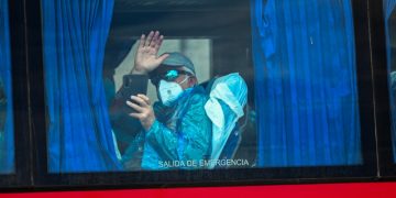 EEUU confirma un "positivo leve" con hantavirus y otro con síntomas entre sus 17 repatriados