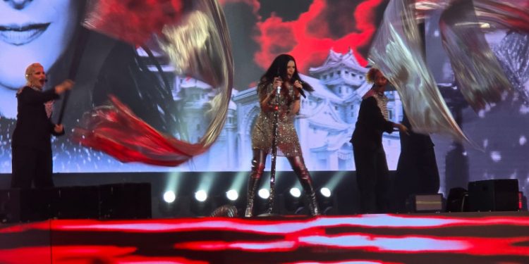 Catorce años despues, Laura Pausini vuelve a conquistar el corazón de los dominicanos