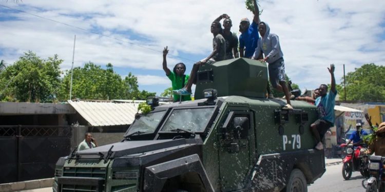 Cuarenta heridos tras un choque entre bandas haitianas
