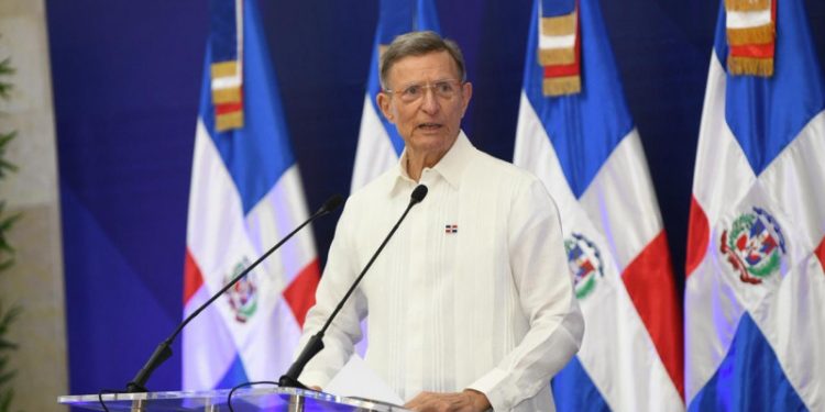 Canciller: Uso de aeropuertos por EEUU es hasta el 31 de octubre y el acuerdo de migrantes dura un año