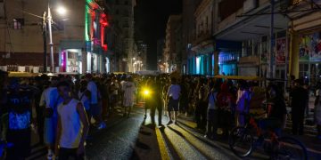 Presidente cubano culpa a EEUU por situación eléctrica "tensa" en la isla