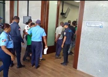 Condenan a 10 años de prisión a tres hombres por tráfico ilícito de 16 inmigrantes en Santiago