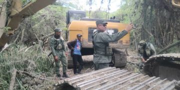 Medio Ambiente dice que desmantela maquinarias para evitar extracción de materiales en río Ocoa