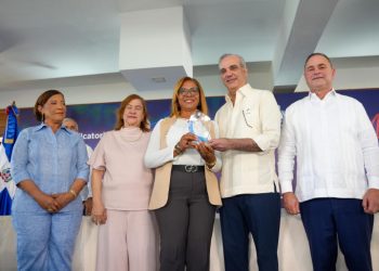 Abinader afirma seguirá subsidio a fertilizantes