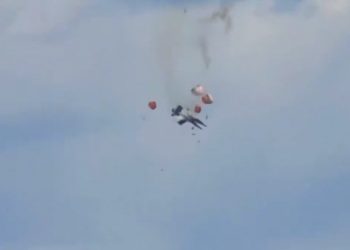 Aviones de combate chocan durante un espectáculo aéreo en Idaho, EEUU