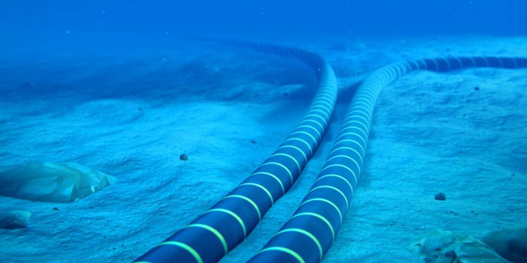 Presentan propuesta del cable submarino de electricidad entre Puerto Rico y RD