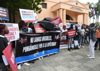 "Si yo no soy dominicano, Abinader tampoco": haitianos protestan por sus derechos