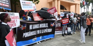 "Si yo no soy dominicano, Abinader tampoco": haitianos protestan por sus derechos