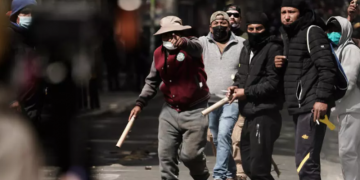 Bolivia en medio manifestaciones, vandalismo y crisis económica