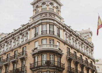 Miles de personas protestan en Madrid por el aumento de los costos de vivienda