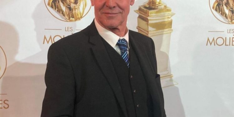 Muere actor de ‘Emily in Paris’, Pierre Deny, tras diagnóstico de esclerosis lateral amiotrófica