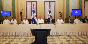 Gobierno dispone mesa permanente con transportistas para mitigar alza de combustibles y evitar aumentos en el pasaje en beneficio de los dominicanos