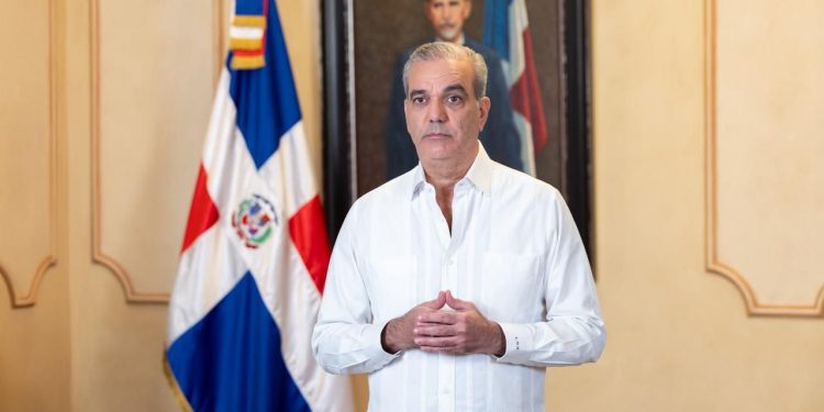 Presidente Luis Abinader ordena detención inmediata de cualquier actividad relacionada con el proyecto minero Romero en la provincia de San Juan