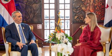 Presidente Abinader sostiene reunión bilateral con la mandataria electa Laura Fernández Delgado para continuar fortaleciendo los lazos fraternales, el comercio y la diplomacia entre ambos países