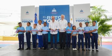 Presidente Abinader inaugura techado deportivo escolar multiusos del centro educativo Elvira de Mendoza, de Boca Chica