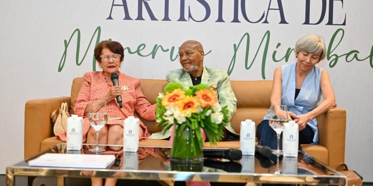 Un Siglo La Dimensión Artística de Minerva Mirabal