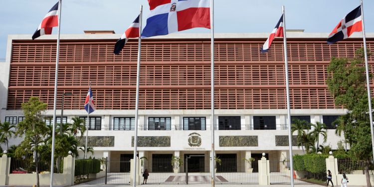 Congreso citará al Mirex para explicar acuerdo sobre permanencia de deportados en RD