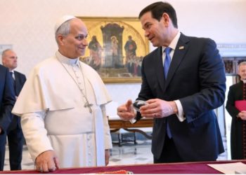 Rubio trata de limar las asperezas con su visita al papa León