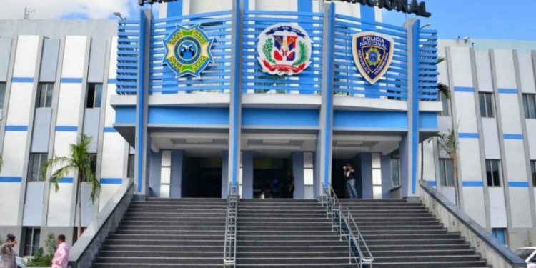 Buscan a exempleado acusado de sustraer RD$60 millones mediante fraude bancario