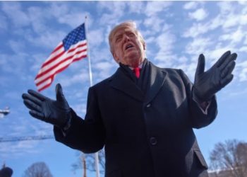 Trump suspende el operativo militar para escoltar buques en Ormuz a petición de Pakistán