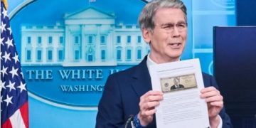El Tesoro estudia lanzar un billete de US$250 con la imagen de Trump
