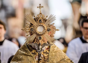 Hoy se celebra Corpus Christi: la festividad católica que conjuga tradición, color y fe popular