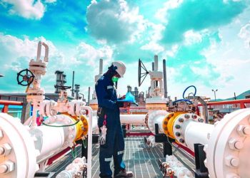 Factura petrolera podría elevarse un 1.5% del PIB