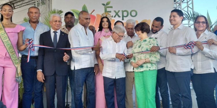 Banilejos abrieron su Feria del Mango 2026 con el mingolo como estrella del evento