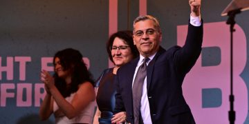 Los demócratas al frente en las primarias de California