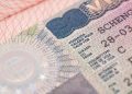 El visado Schengen: la larga fila dominicana ante las puertas de Europa