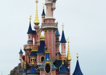 Disney ha perdido 4,000 millones de euros en treinta años con sus parques en París