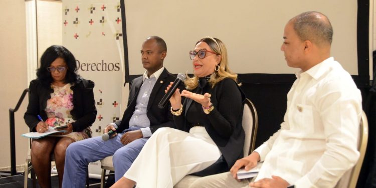Impulsan diálogo plural en Santiago para fortalecer la fiscalización municipal y los derechos ciudadanos