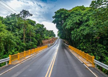 Gobierno inaugura la carretera Monte Plata–Cevicos