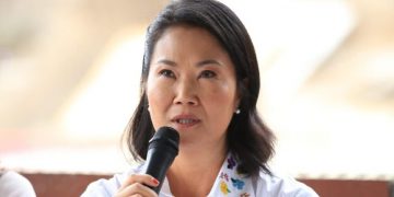 Keiko Fujimori celebra su ventaja electoral, pero el resultado final en Perú sigue en disputa