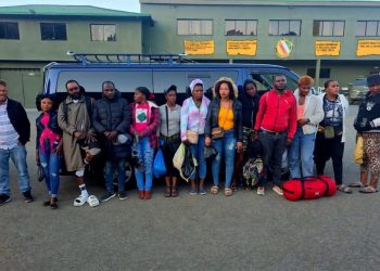 Soldados del Ejército interceptan a cuatro vehículos con 29 haitianos indocumentados en Constanza