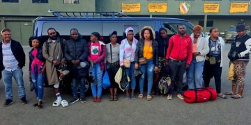 Soldados del Ejército interceptan a cuatro vehículos con 29 haitianos indocumentados en Constanza