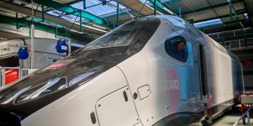Inician el ensamblaje de trenes de Monorriel de Santiago en la fábrica de Belford en Francia