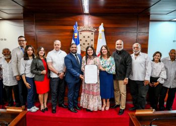 Ayuntamiento de Santiago reconoce como Hija Distinguida a la astronauta análoga Alba Carolina Vázquez